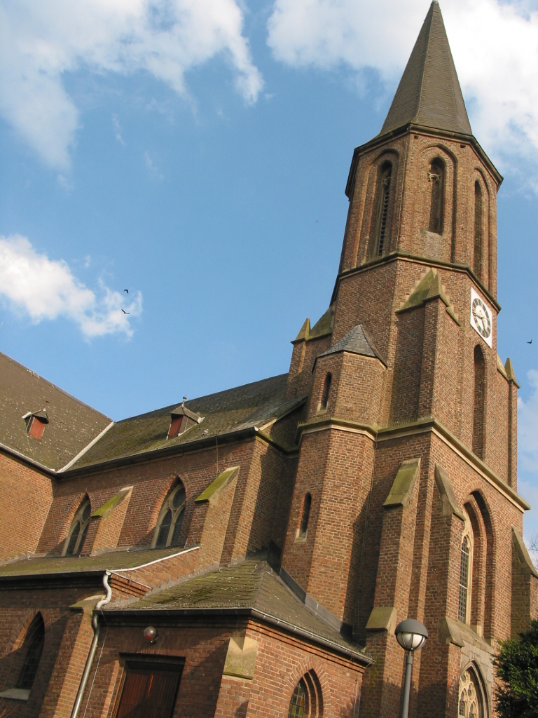 Kirche Gierath außen (c) Ulrich Clancett